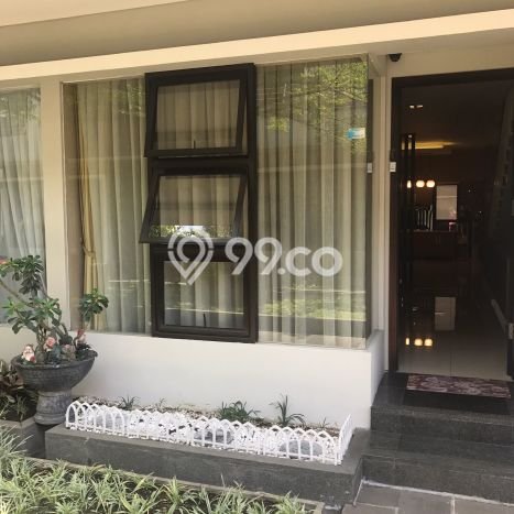 GOOD DEAL! Rumah Premium di , Luas 65m2m² Bangunan 220m2m² GOOD DEAL! Rumah Premium di , Luas 65m2m² Bangunan 220m2m²