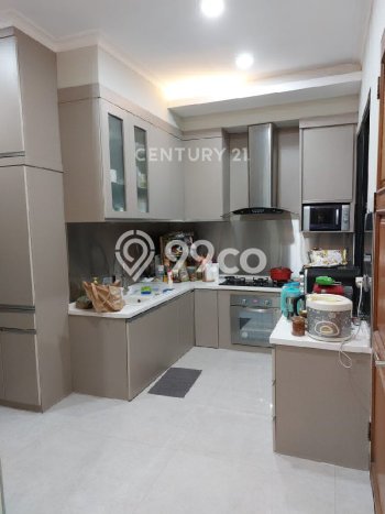 Siap Huni Hunian Elit 4 Kamar di Cilandak Dekat ke Mana Pun Siap Huni Hunian Elit 4 Kamar di Cilandak Dekat ke Mana Pun