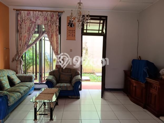 Jual Rumah Mewah Elegan Dengan View Eksklusif di Gading Serpong, Tangerang Jual Rumah Mewah Elegan Dengan View Eksklusif di Gading Serpong, Tangerang