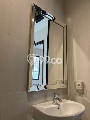 For Sale Rumah 4 Kamar Lokasi Strategis Bagus dan Strategis di BSD For Sale Rumah 4 Kamar Lokasi Strategis Bagus dan Strategis di BSD