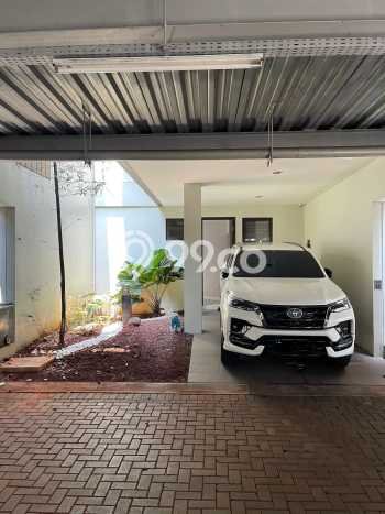 For Sale Rumah 4 Kamar Lokasi Strategis Bagus dan Strategis di BSD For Sale Rumah 4 Kamar Lokasi Strategis Bagus dan Strategis di BSD