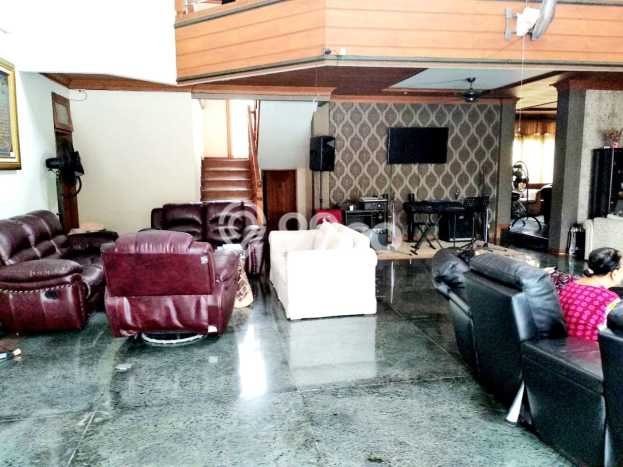 Hunian Elit LB 925m2 Siap Pakai Desain Elegan di Cipadu, Tangerang Hunian Elit LB 925m2 Siap Pakai Desain Elegan di Cipadu, Tangerang