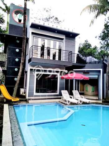 Hunian Elit LB 925m2 Siap Pakai Desain Elegan di Cipadu, Tangerang Hunian Elit LB 925m2 Siap Pakai Desain Elegan di Cipadu, Tangerang