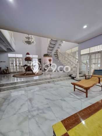 Rumah Mewah LB 450m2 Siap Huni Desain Elegan di Pondok Labu, Jakarta Selatan Rumah Mewah LB 450m2 Siap Huni Desain Elegan di Pondok Labu, Jakarta Selatan