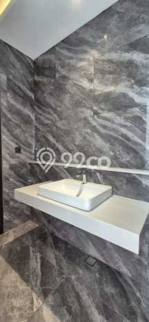 Ready to Use! Luxury House LT 174m2 Desain Modern di BSD The Icon Ready to Use! Luxury House LT 174m2 Desain Modern di BSD The Icon