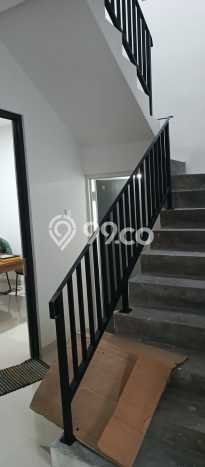 Rumah Modern 3 KT di BSD Nusaloka Tangerang Semi Furnished Rumah Modern 3 KT di BSD Nusaloka Tangerang Semi Furnished