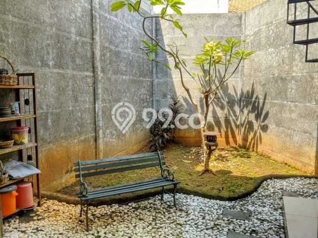 Rumah Luxury Modern Tanpa Renovasi di Bintaro Jakarta Selatan Rumah Luxury Modern Tanpa Renovasi di Bintaro Jakarta Selatan