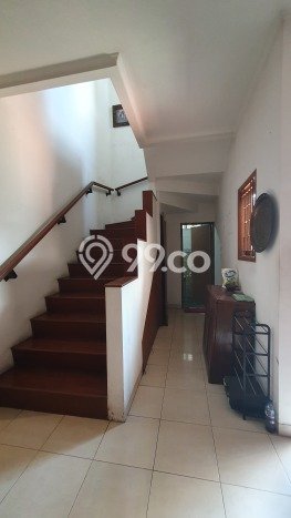 Ready to Use! Luxury House LT 310m2 Desain Modern di Lebak Bulus Ready to Use! Luxury House LT 310m2 Desain Modern di Lebak Bulus