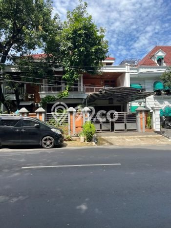 Dijual Rumah Mewah Elegan Dengan View Eksklusif di Pondok Indah, Jakarta Selatan Dijual Rumah Mewah Elegan Dengan View Eksklusif di Pondok Indah, Jakarta Selatan