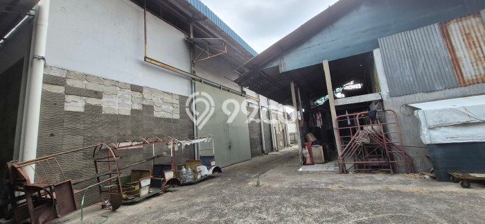 Unit Komersial Dijual di Jatinegara Jakarta Timur 520m2 Unit Komersial Dijual di Jatinegara Jakarta Timur 520m2