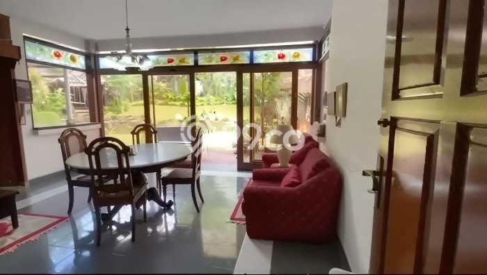 Rumah Mewah LB 500m2 Siap Huni Desain Elegan di Gunung Batu, Bandung Rumah Mewah LB 500m2 Siap Huni Desain Elegan di Gunung Batu, Bandung