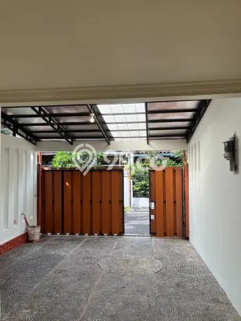 Rumah Modern 3 KT LT 200m2 di Buah Batu Rumah Modern 3 KT LT 200m2 di Buah Batu