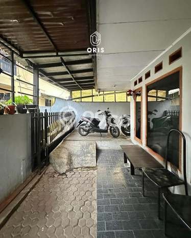 Rumah Modern Cantik 5 KT Siap Huni di Tebet Rumah Modern Cantik 5 KT Siap Huni di Tebet