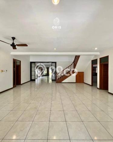 Rumah Luxury Modern Tanpa Renovasi di Kemang Jakarta Selatan Rumah Luxury Modern Tanpa Renovasi di Kemang Jakarta Selatan