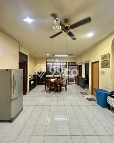 Rumah Elit Modern Tanpa Renovasi di Ragunan Jakarta Selatan Rumah Elit Modern Tanpa Renovasi di Ragunan Jakarta Selatan
