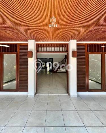 Rumah Luxury Modern Tanpa Renovasi di Kemang Jakarta Selatan Rumah Luxury Modern Tanpa Renovasi di Kemang Jakarta Selatan