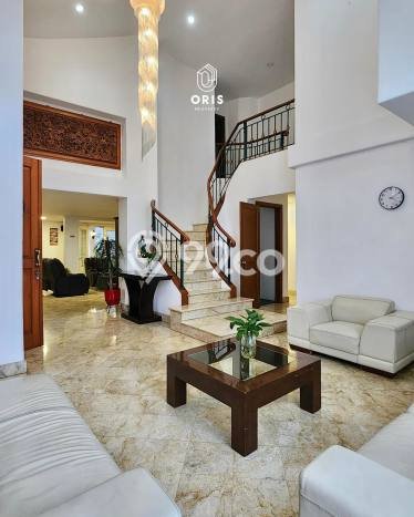 Ready to Use! Luxury House LT 360m2 Desain Elegan di Sentul Ready to Use! Luxury House LT 360m2 Desain Elegan di Sentul