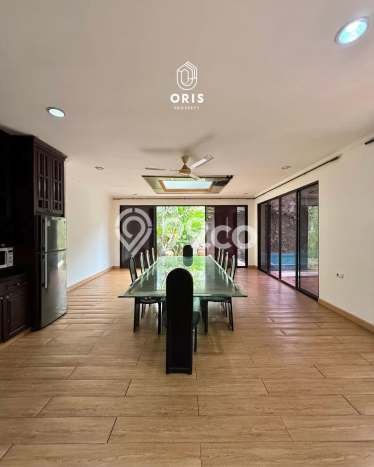LOKASI STRATEGIS! Vila di , Area 706m2m², Akses ke pusat kota LOKASI STRATEGIS! Vila di , Area 706m2m², Akses ke pusat kota