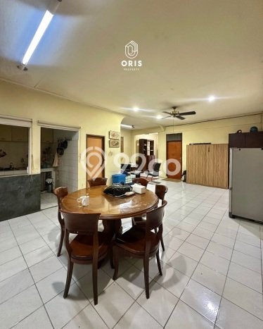 Rumah Elit Modern Tanpa Renovasi di Ragunan Jakarta Selatan Rumah Elit Modern Tanpa Renovasi di Ragunan Jakarta Selatan
