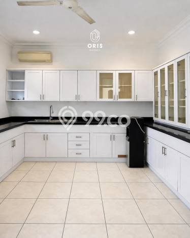 Rumah Luxury Modern Tanpa Renovasi di Kemang Jakarta Selatan Rumah Luxury Modern Tanpa Renovasi di Kemang Jakarta Selatan