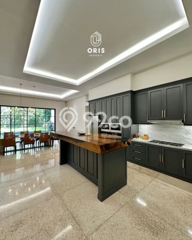 Siap Huni Hunian Elit 5 Kamar di Kebayoran Baru Dekat ke Mana Pun Siap Huni Hunian Elit 5 Kamar di Kebayoran Baru Dekat ke Mana Pun