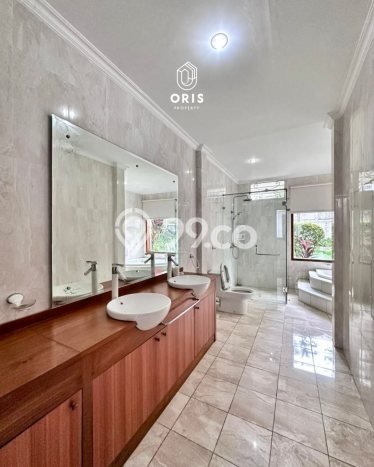 Jual Rumah Mewah Elegan Dengan View Cantik di Kemang, Jakarta Selatan Jual Rumah Mewah Elegan Dengan View Cantik di Kemang, Jakarta Selatan