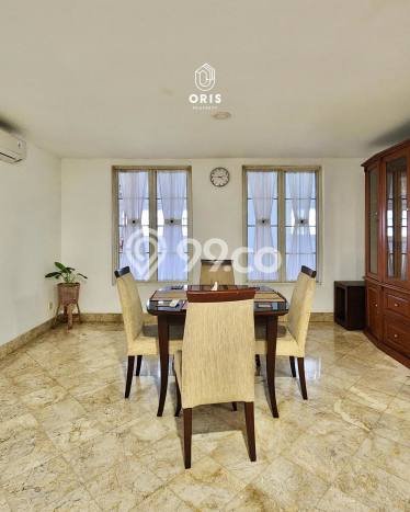 Ready to Use! Luxury House LT 360m2 Desain Elegan di Sentul Ready to Use! Luxury House LT 360m2 Desain Elegan di Sentul