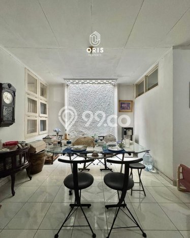 Rumah Elit Modern Tanpa Renovasi di Pondok Indah Jakarta Selatan Rumah Elit Modern Tanpa Renovasi di Pondok Indah Jakarta Selatan