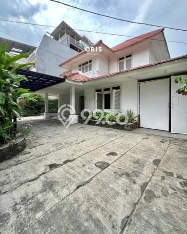 Hunian Eksklusif Siap Huni LT 894m2 di Menteng, Jakarta Pusat Hunian Eksklusif Siap Huni LT 894m2 di Menteng, Jakarta Pusat