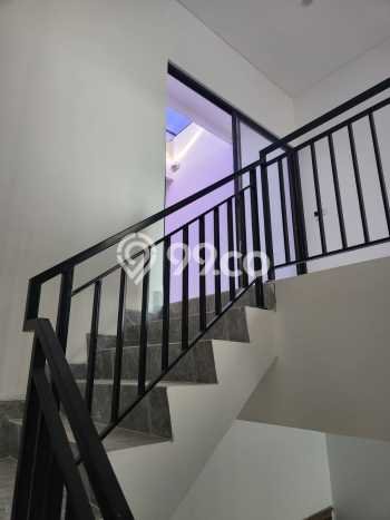 Jual Rumah Luas Elegan Dengan View Cantik di Taman Palem, Jakarta Barat Jual Rumah Luas Elegan Dengan View Cantik di Taman Palem, Jakarta Barat