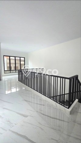 Ready to Use! Luxury House LT 126m2 Desain Elegan di Meruya Ready to Use! Luxury House LT 126m2 Desain Elegan di Meruya