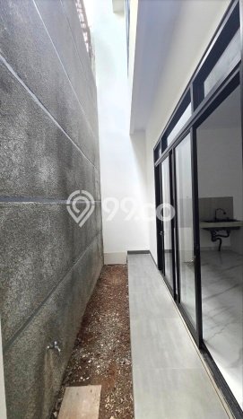 Ready to Use! Luxury House LT 126m2 Desain Elegan di Meruya Ready to Use! Luxury House LT 126m2 Desain Elegan di Meruya