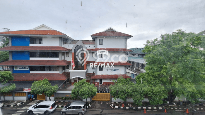 Hunian Elit LB 437m2 Siap Pakai Desain Elegan di Pulomas, Jakarta Timur Hunian Elit LB 437m2 Siap Pakai Desain Elegan di Pulomas, Jakarta Timur