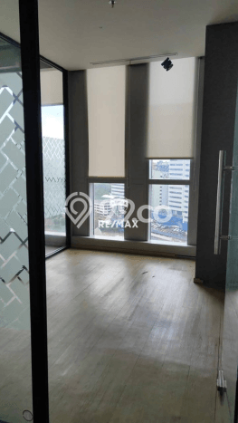 Kantor Disewa di Jakarta Selatan dengan LB 574m2 Area Komersial Ramai Kantor Disewa di Jakarta Selatan dengan LB 574m2 Area Komersial Ramai