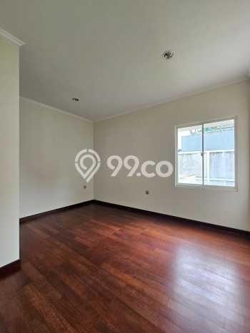 Jual Rumah Mewah Megah Dengan View Eksklusif di Gading Serpong, Tangerang Jual Rumah Mewah Megah Dengan View Eksklusif di Gading Serpong, Tangerang