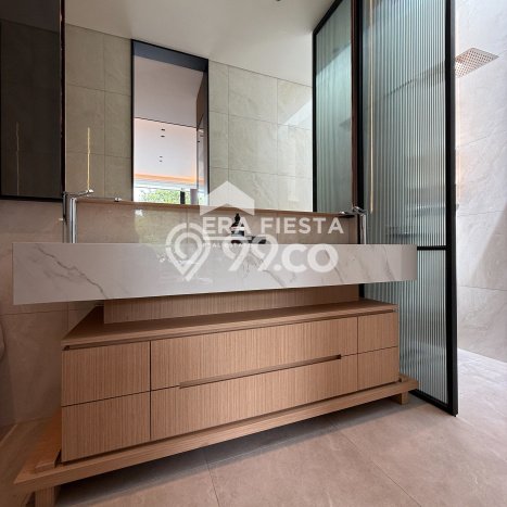 For Sale! Luxury House LT 160m2 Desain Elegan di Lippo Karawaci For Sale! Luxury House LT 160m2 Desain Elegan di Lippo Karawaci