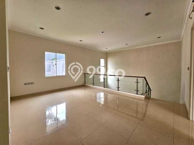 Jual Rumah Mewah Megah Dengan View Eksklusif di Gading Serpong, Tangerang Jual Rumah Mewah Megah Dengan View Eksklusif di Gading Serpong, Tangerang