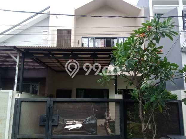 Rumah Modern Minimalis 3 Kamar Bisa Langsung Pindah di Ciracas Rumah Modern Minimalis 3 Kamar Bisa Langsung Pindah di Ciracas