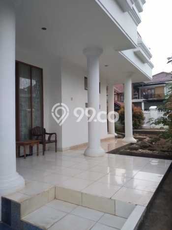 Ready to Use! Luxury House LT 260m2 Desain Elegan di Cibubur Ready to Use! Luxury House LT 260m2 Desain Elegan di Cibubur