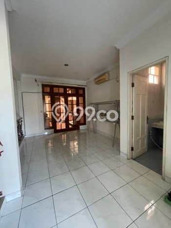 Rumah Mewah LB 400m2 Siap Pakai Desain Elegan di Kota Wisata, Bogor Rumah Mewah LB 400m2 Siap Pakai Desain Elegan di Kota Wisata, Bogor