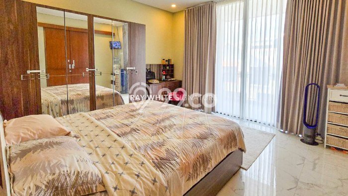 Hunian Mewah Dijual LT 145m2 di Pulo Gadung, Jakarta Timur Hunian Mewah Dijual LT 145m2 di Pulo Gadung, Jakarta Timur