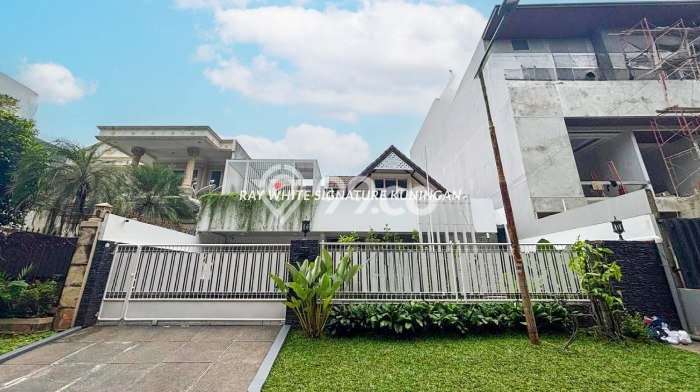 Disewakan! Rumah 4 Kamar Tidur &
5 Kamar Mandi di Pondok Indah, Jakarta Selatan Disewakan! Rumah 4 Kamar Tidur &
5 Kamar Mandi di Pondok Indah, Jakarta Selatan