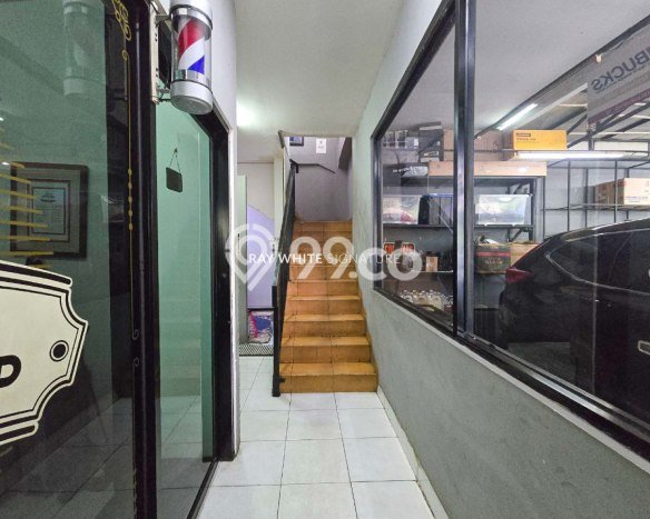 Gudang Dijual di Prime Area Jakarta Selatan Luas 270m2 Gudang Dijual di Prime Area Jakarta Selatan Luas 270m2