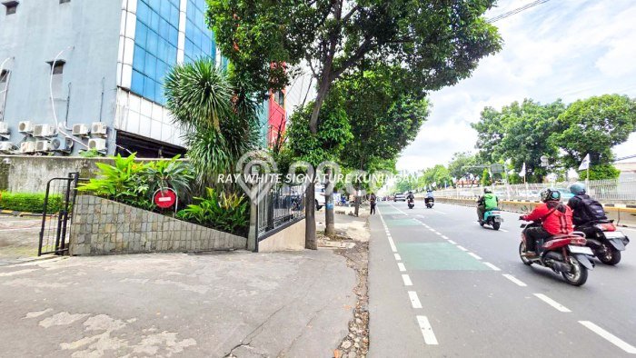 Unit Kantor Dijual di Mampang Prapatan Jakarta Selatan 360m2 Unit Kantor Dijual di Mampang Prapatan Jakarta Selatan 360m2