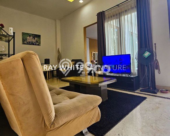 Rumah Elit Modern Tanpa Renovasi di Bintaro Jakarta Selatan Rumah Elit Modern Tanpa Renovasi di Bintaro Jakarta Selatan