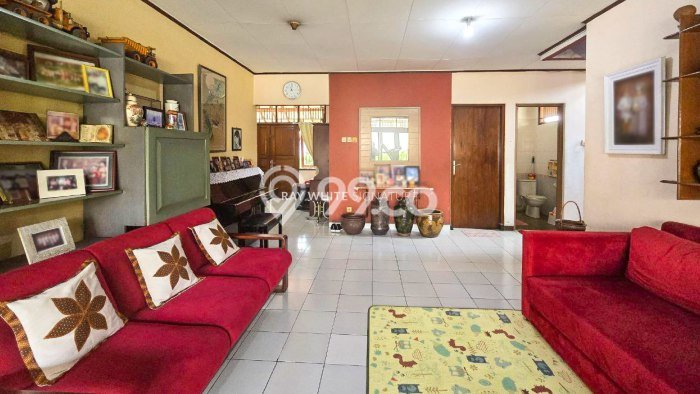 Hunian Mewah Dijual LT 417m2 di Ciputat Timur, Tangerang Selatan Hunian Mewah Dijual LT 417m2 di Ciputat Timur, Tangerang Selatan