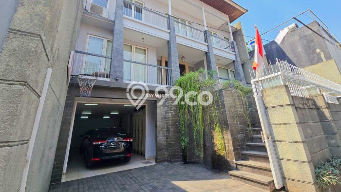 Siap Huni Rumah Mewah 3 Kamar di Menteng Dekat ke Mana Pun Siap Huni Rumah Mewah 3 Kamar di Menteng Dekat ke Mana Pun