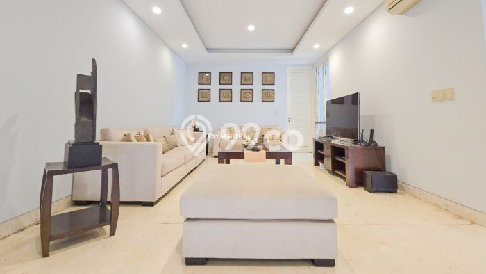Siap Huni Rumah Mewah 3 Kamar di Menteng Dekat ke Mana Pun Siap Huni Rumah Mewah 3 Kamar di Menteng Dekat ke Mana Pun