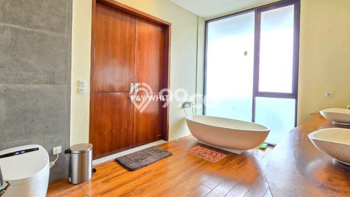 Hunian Mewah Dijual LT 145m2 di Pulo Gadung, Jakarta Timur Hunian Mewah Dijual LT 145m2 di Pulo Gadung, Jakarta Timur