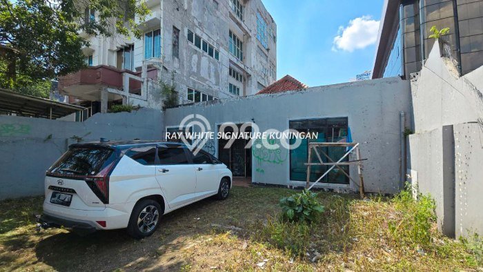 Hunian Mewah Siap Huni LT 291m2 di Menteng, Jakarta Pusat Hunian Mewah Siap Huni LT 291m2 di Menteng, Jakarta Pusat